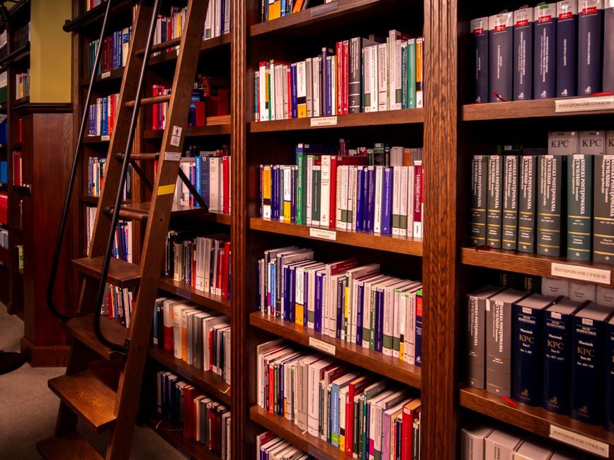 Codes et ouvrages de droit consultés pour l'analyse d'une situation particulière